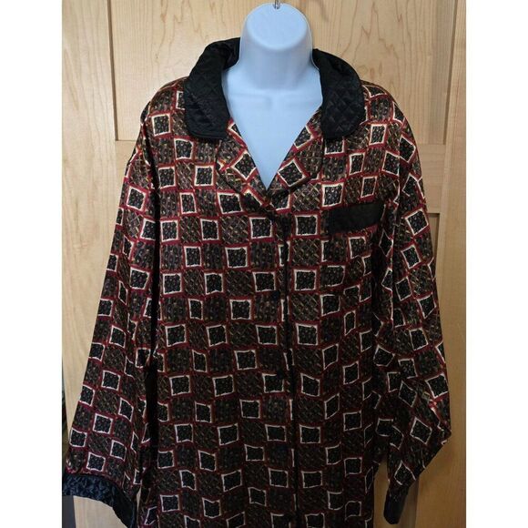 Vintage Geometric Print Satin Pajama Top With Quilted Collar & Pocket - Picture 2 of 11